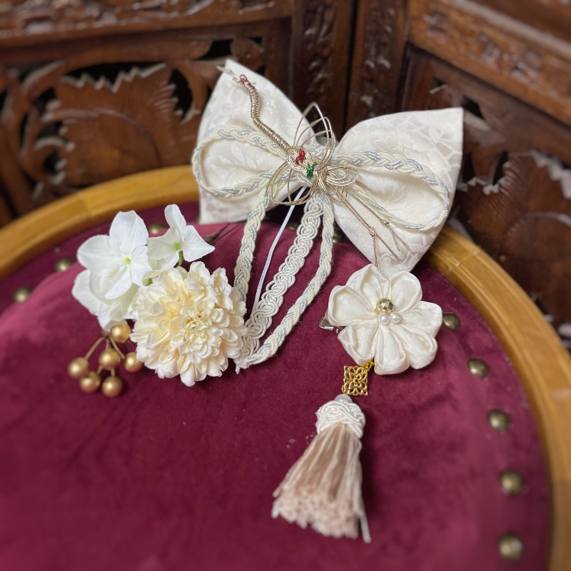 和装　髪飾り　結婚式（和婚）大人なアンティークリボンの京美人飾り (純白の花嫁)