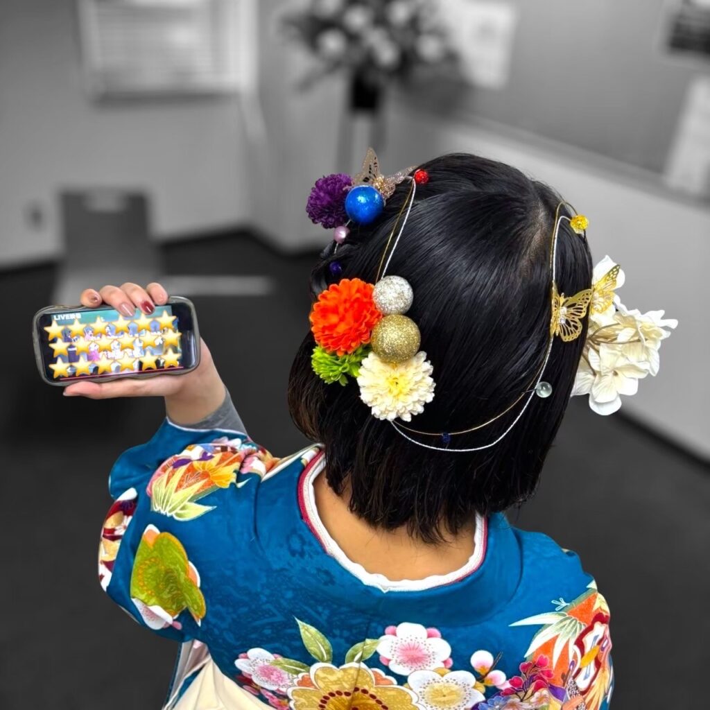 推し色を取り入れた卒業式の和装髪飾り